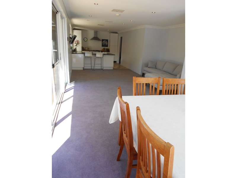 6 Maydwell Way, Calista WA 6167