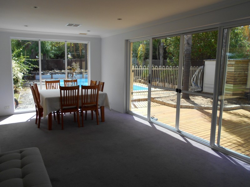 6 Maydwell Way, Calista WA 6167