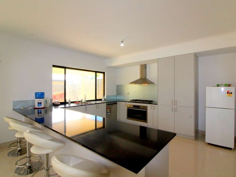 17 Surbiton Approach, Wellard WA 6170