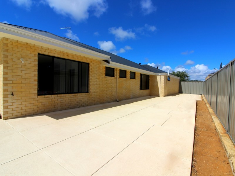 17 Surbiton Approach, Wellard WA 6170