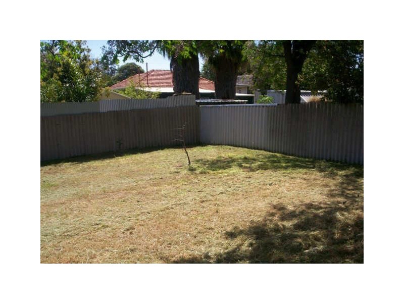 44 Cowcher Way East, Medina WA 6167