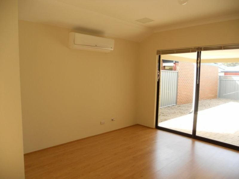 14 Thaxted Street, Wellard WA 6170