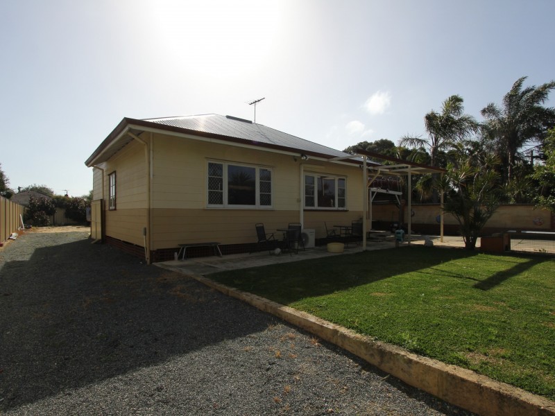 18 Munday Way, Medina WA 6167