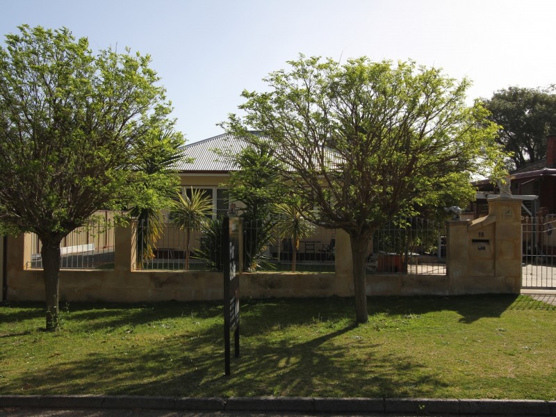 18 Munday Way, Medina WA 6167