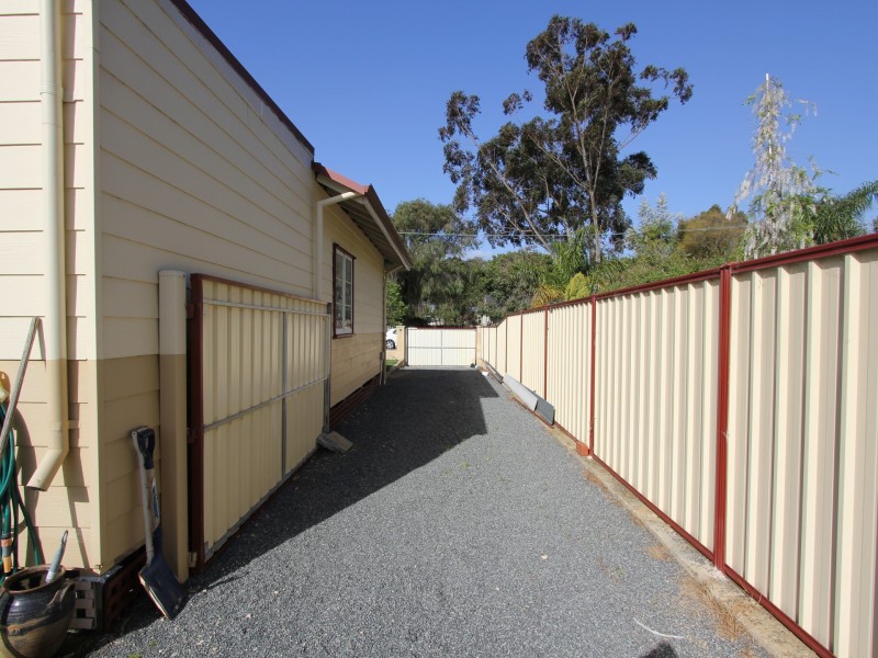 18 Munday Way, Medina WA 6167