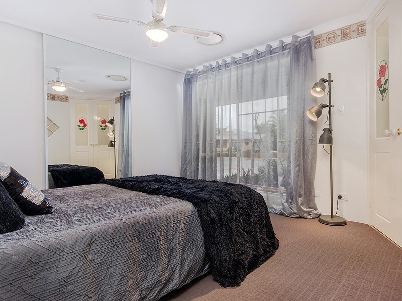 11 Gilling Place, Orelia WA 6167