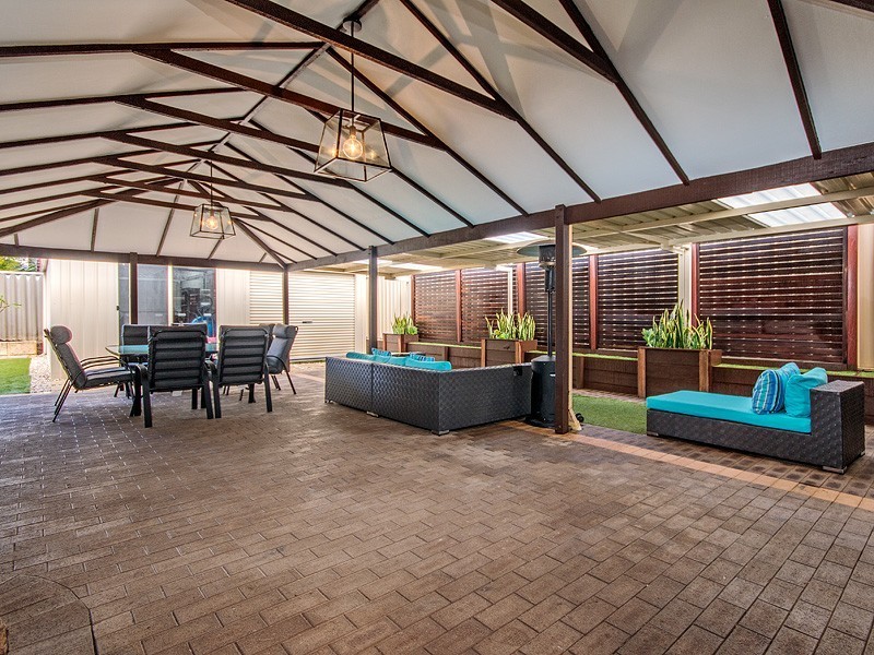 11 Gilling Place, Orelia WA 6167