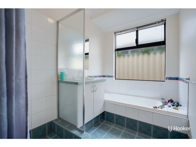 15 Warrior Pass, Bertram WA 6167