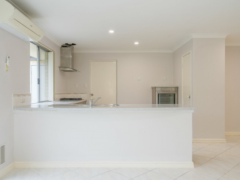 8 Eton Court, Parmelia WA 6167