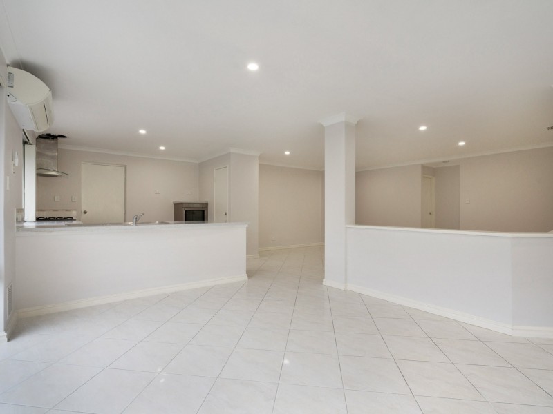 8 Eton Court, Parmelia WA 6167