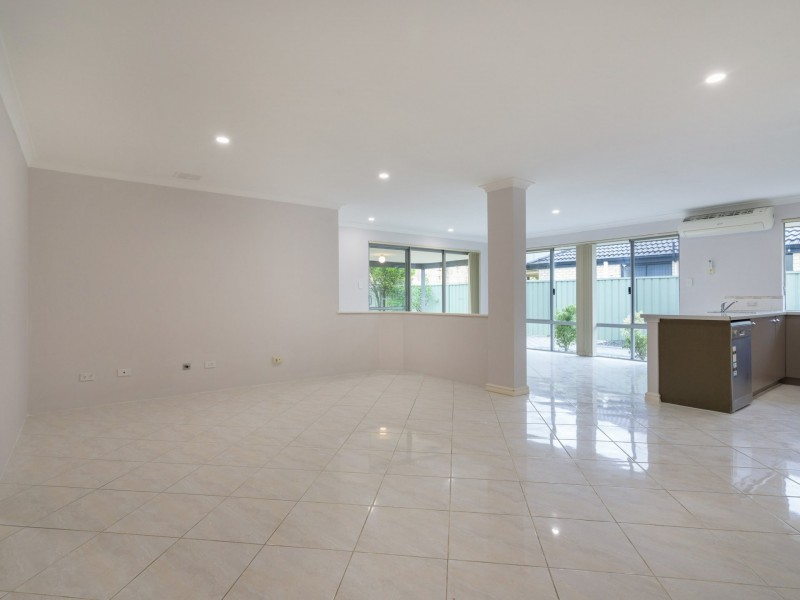 8 Eton Court, Parmelia WA 6167