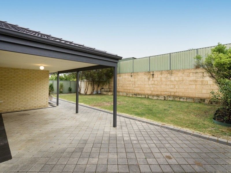 8 Eton Court, Parmelia WA 6167