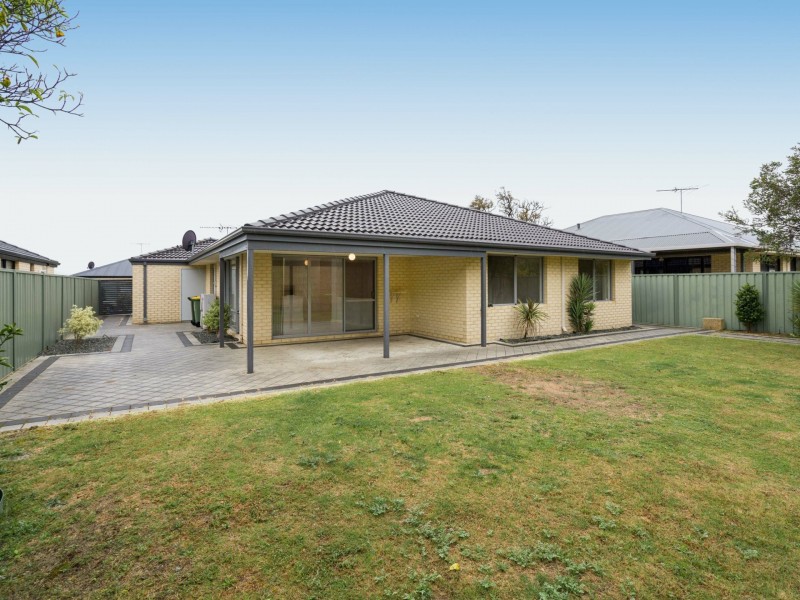8 Eton Court, Parmelia WA 6167
