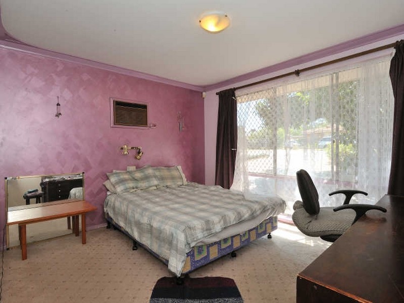 15 Paul Way, Orelia WA 6167