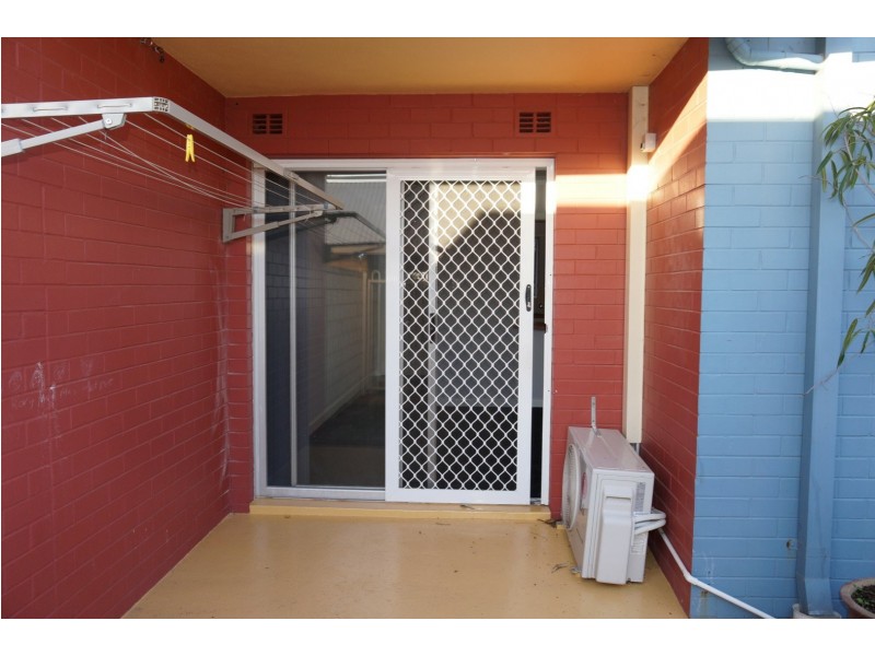 9/24 Morrit Way, Parmelia WA 6167