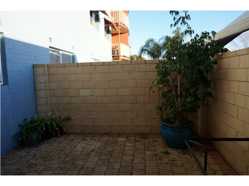 9/24 Morrit Way, Parmelia WA 6167