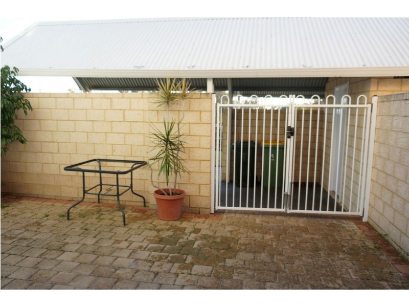 9/24 Morrit Way, Parmelia WA 6167