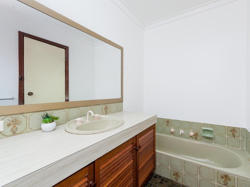 24 Kellerman Way, Gosnells WA 6110