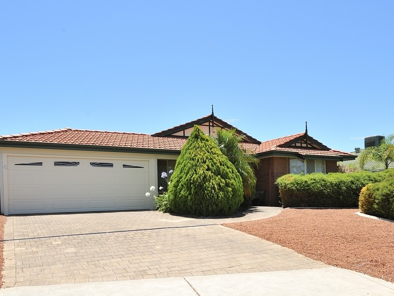 4 Salter Place, Parmelia WA 6167