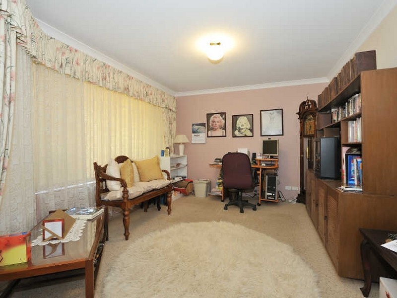 4 Salter Place, Parmelia WA 6167