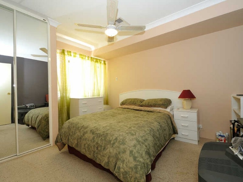 4 Salter Place, Parmelia WA 6167