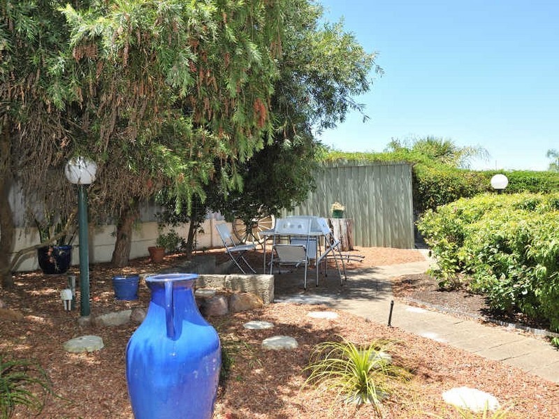 4 Salter Place, Parmelia WA 6167