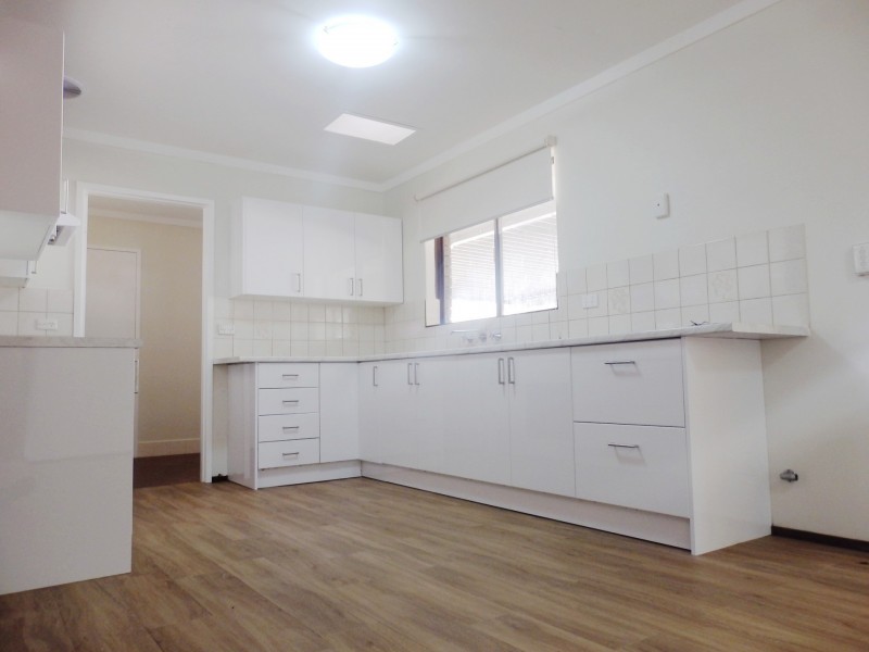 48 Chisham Avenue, Parmelia WA 6167