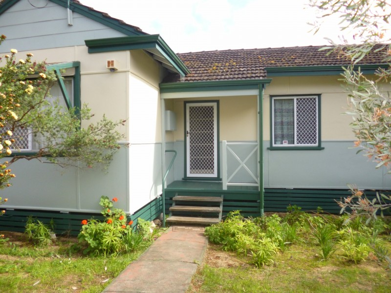 6 Munday, Medina WA 6167