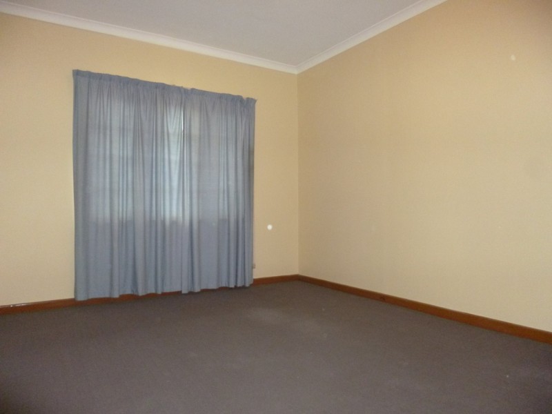 6 Munday, Medina WA 6167