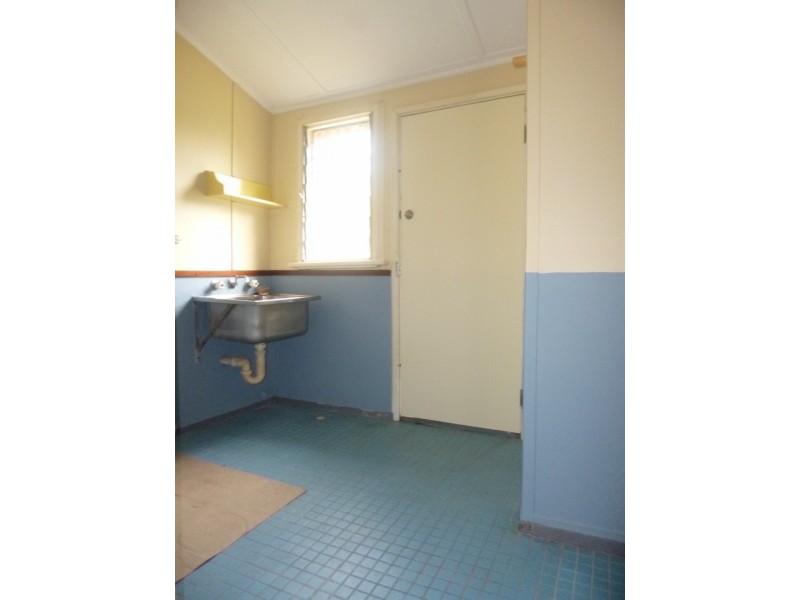 6 Munday, Medina WA 6167