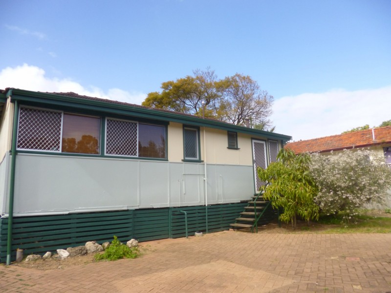 6 Munday, Medina WA 6167