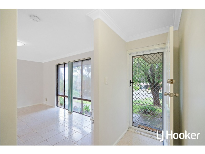 30 Tanson Rd, Parmelia WA 6167