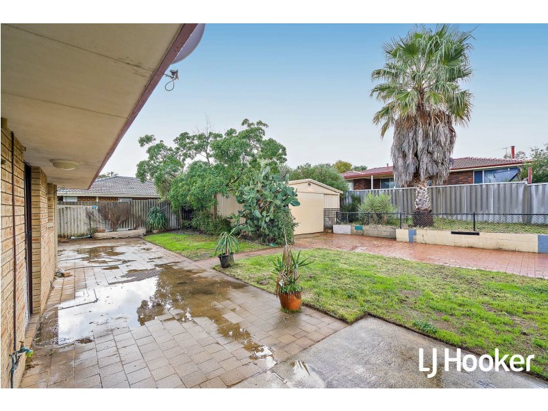30 Tanson Rd, Parmelia WA 6167