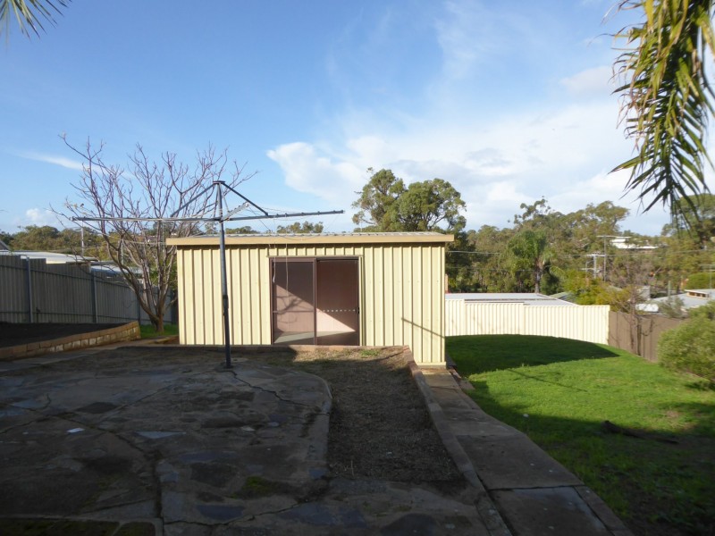 12 Jecks Place, Orelia WA 6167