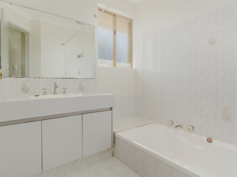 7 Blackboy Rise, Parmelia WA 6167