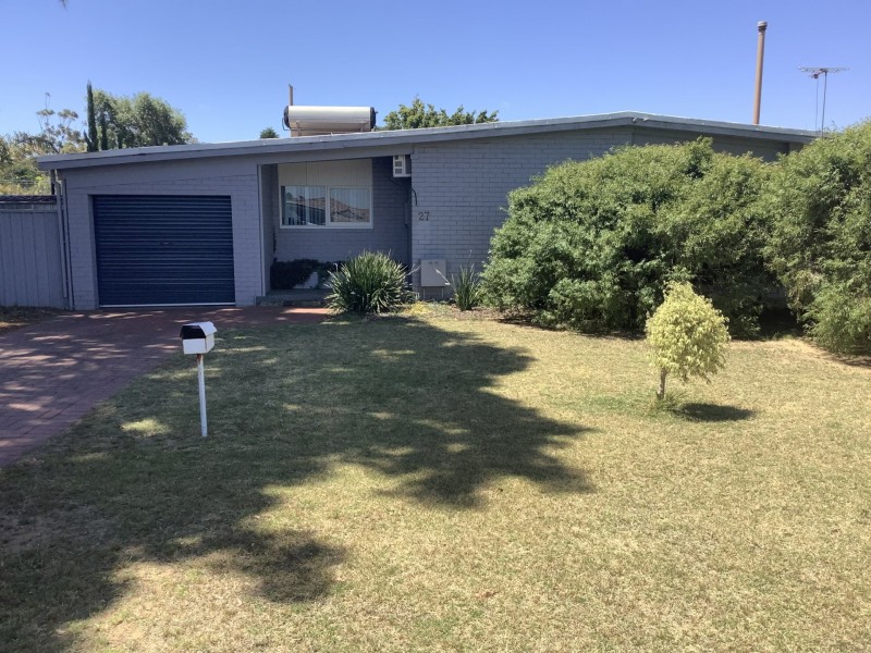 27 Edmund Way, Calista WA 6167
