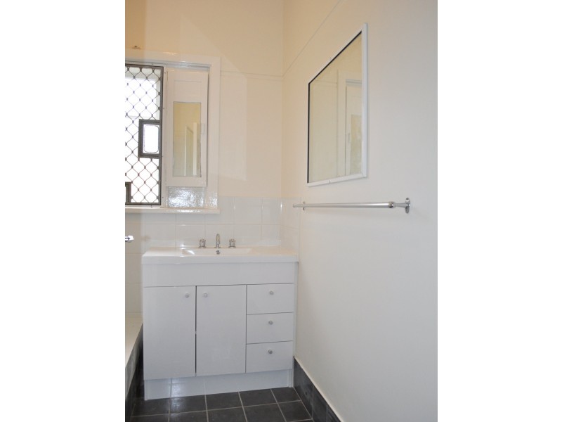 8 Heylmore Road, Medina WA 6167