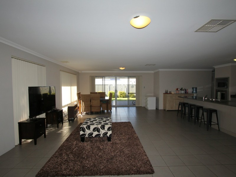 107 Dalrymple Drive, Leda WA 6170