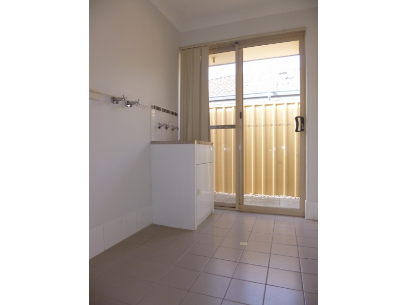 28 Dewsbury Drive, Bertram WA 6167