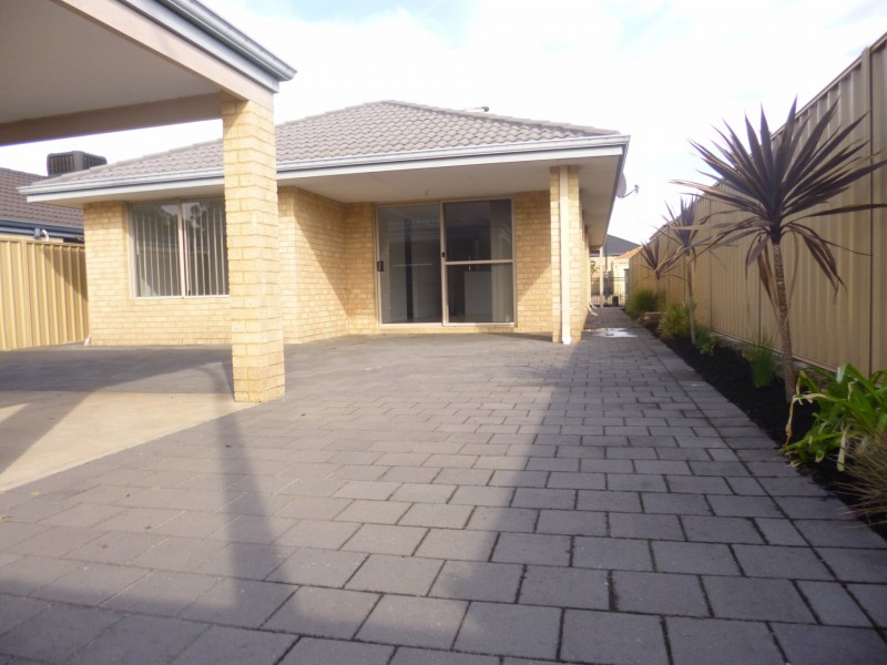 28 Dewsbury Drive, Bertram WA 6167