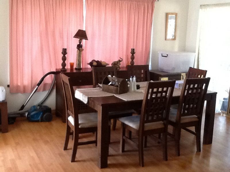 5 Perriam Close, Parmelia WA 6167