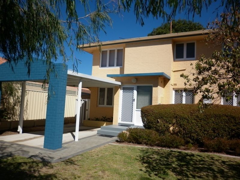 38 Maydwell Way, Calista WA 6167