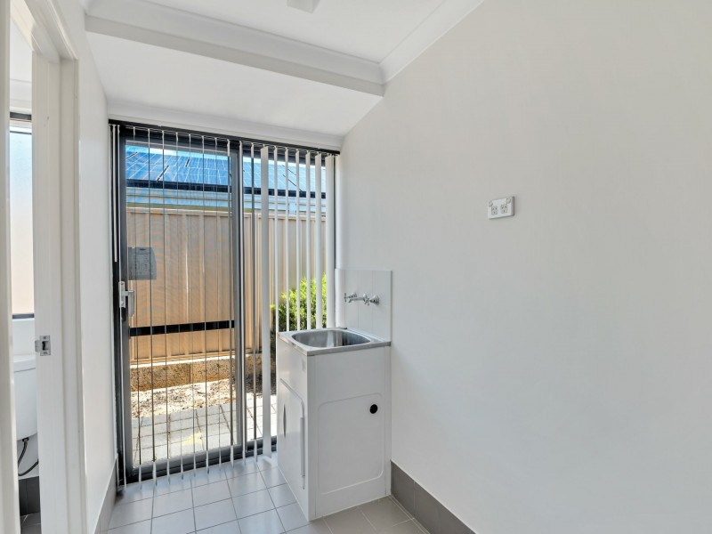 33 Silverline Bend, Bertram WA 6167