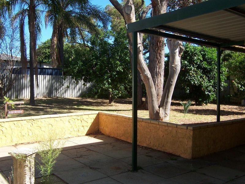 35 Menli Place, Orelia WA 6167