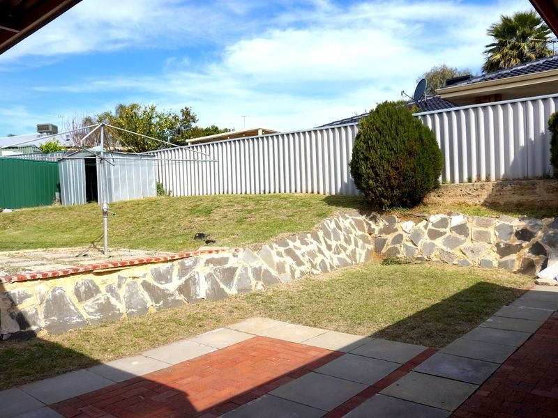 11 Garrett Corner, Parmelia WA 6167