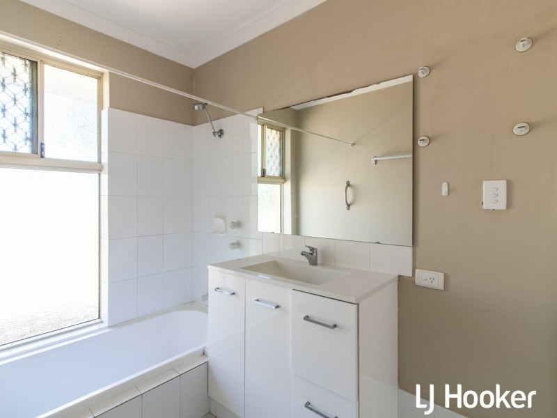 8 Whyatt Green, Leda WA 6170