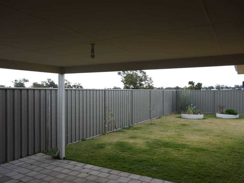 124 Beauchamp Loop, Wellard WA 6170