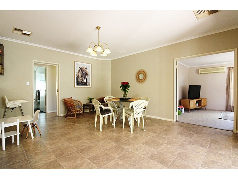 6 Stokesay Street, Orelia WA 6167