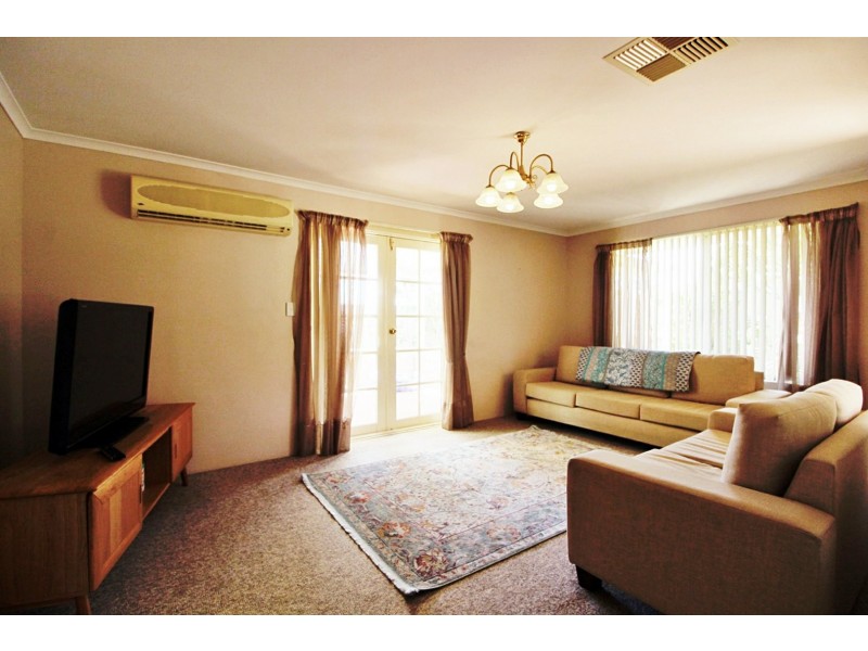 6 Stokesay Street, Orelia WA 6167