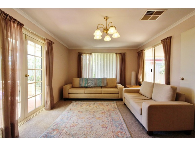 6 Stokesay Street, Orelia WA 6167